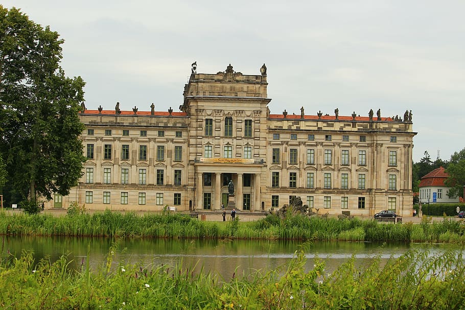 ludwigslust-parchim, castle, barockschloss, basin, water, building exterior, built structure, architecture, plant, sky