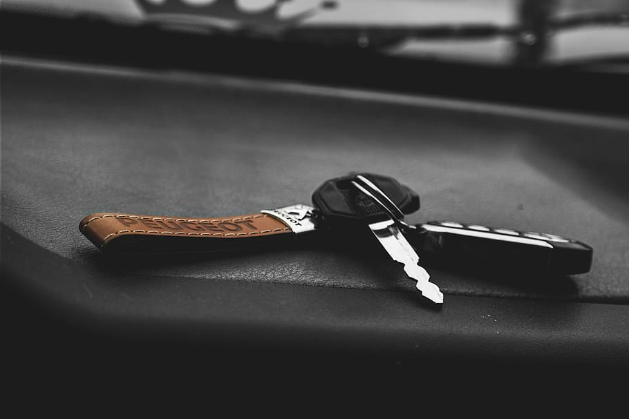 fotografía de primer plano, llave, llavero, inoxidable, acero, automóvil, negro, todavía, artículos, cosas