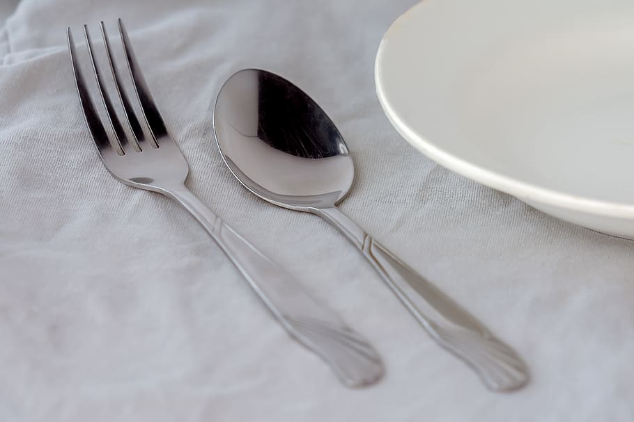 spoon, fork, tableware, kitchen, lunch, table, canteen, there are, feeding, restaurant