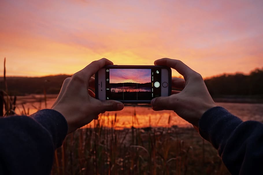 captura, impresionante, puesta de sol, móvil, cámara del teléfono inteligente iPhone, hombre, iPhone, teléfono inteligente, cámara, tecnología