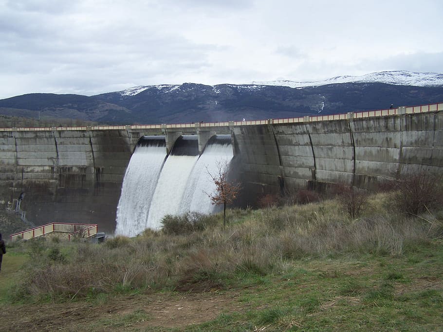 Segovia, Dam, Pontoon, Spillway, civil works, engineering, hydroelectric power, built structure, day, architecture