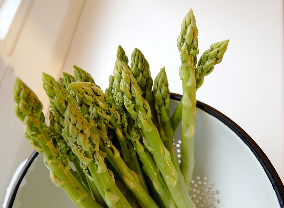 asparagus hijau, asparagus, asparagus waktu, makanan, sayuran, masak, warna hijau, dalam ruangan, makanan dan minuman, makan sehat