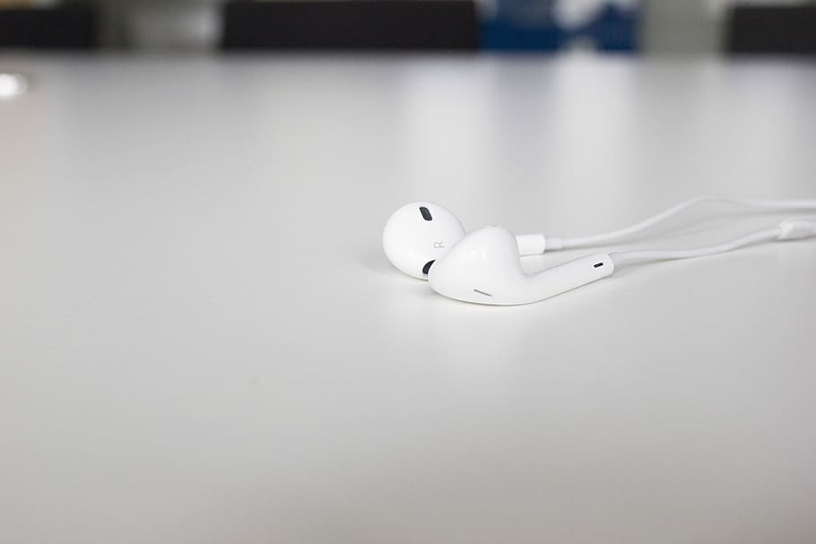 fones de ouvido da apple, branco, mesa, fones de ouvido, música, mp3, ouvir música, iphone6, ouvir, ninguém