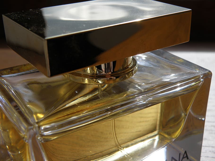dolce, gabbana, perfume, bottle, vial, close-up, metal, gold colored, indoors, shiny