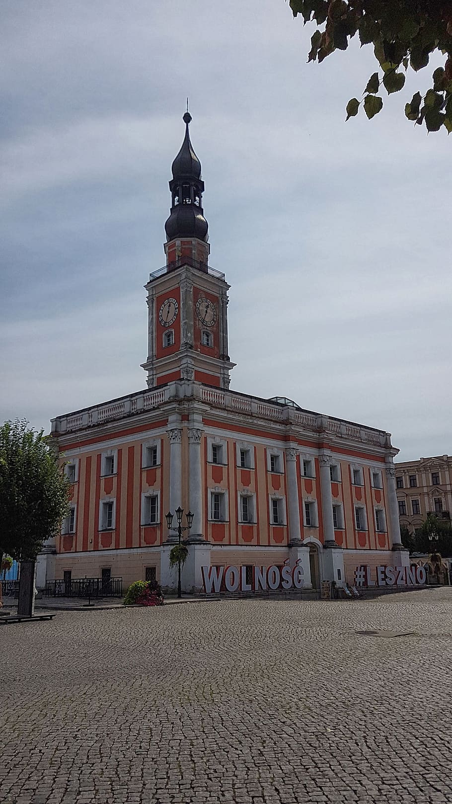 the town hall, city, the market, architecture, monument, tower, history, townhouses, monuments, poland