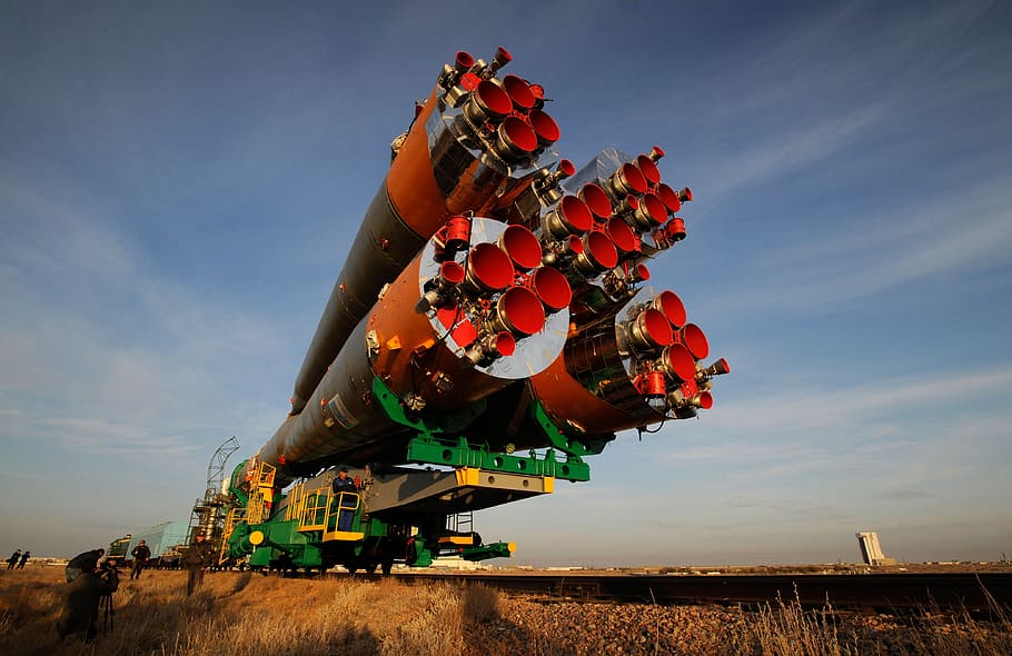 red, green, black, rocket, brown, field, daytime, Soyuz Rocket, Spacecraft, Railcar
