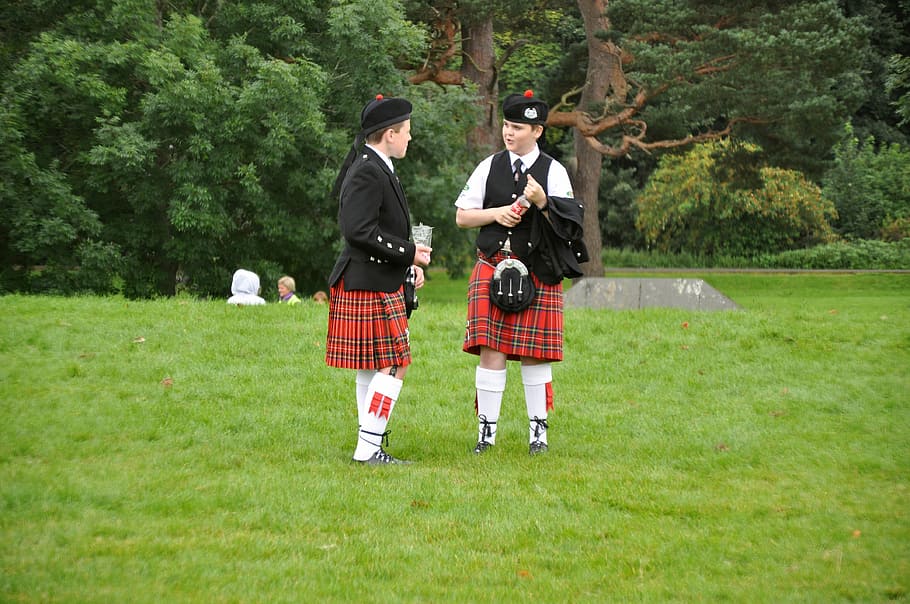 two scotsmen, scots, united kingdom, scotland, highlands and islands, highlands, highlander, entertainment, young people, guys