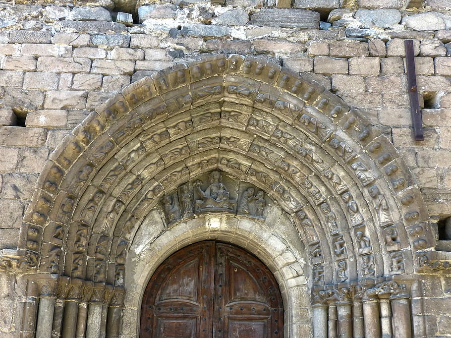 iglesia, portalada, tímpano, virgen, tredós, val d'aran, románico, gótico, piedra tallada, arquitectura