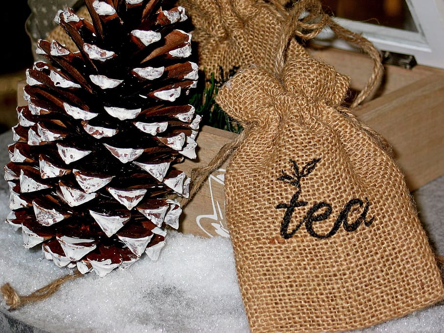 cono de pino, al lado, bolsas con té impreso, tee, té, hora del té, contemplación, tradición, bebida, bebida caliente