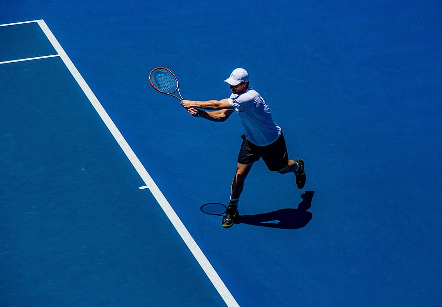 homem, balançando, raquete de tênis, fora, quadra de tênis, servindo, área, pessoas, esporte, tênis
