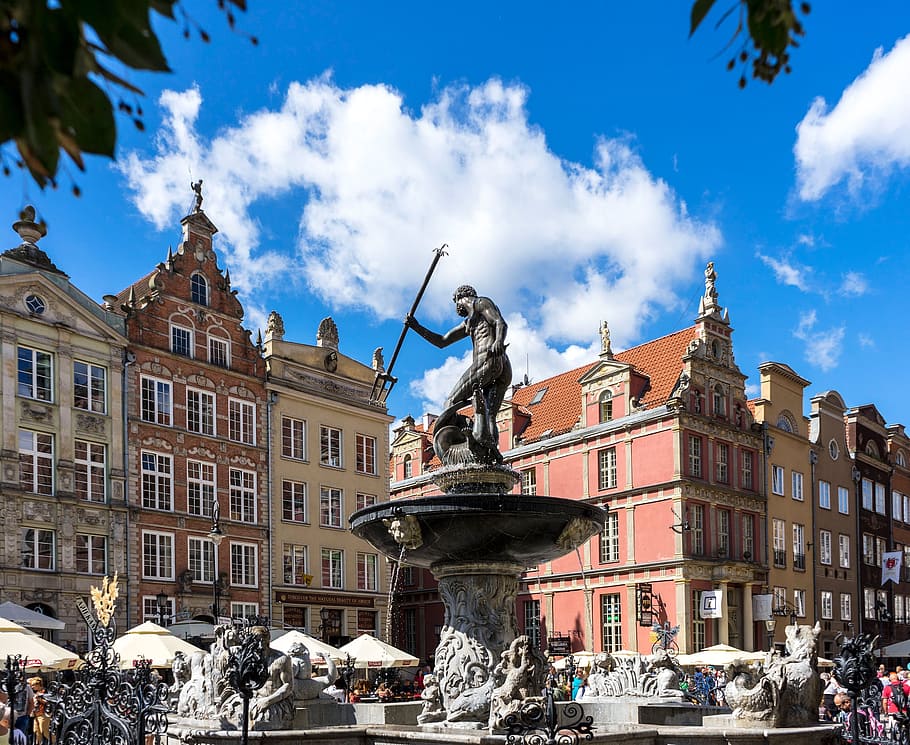 person, holding, trident statue, gdańsk, poland, neptunbrunnen, baltic sea, market, summer, fountain