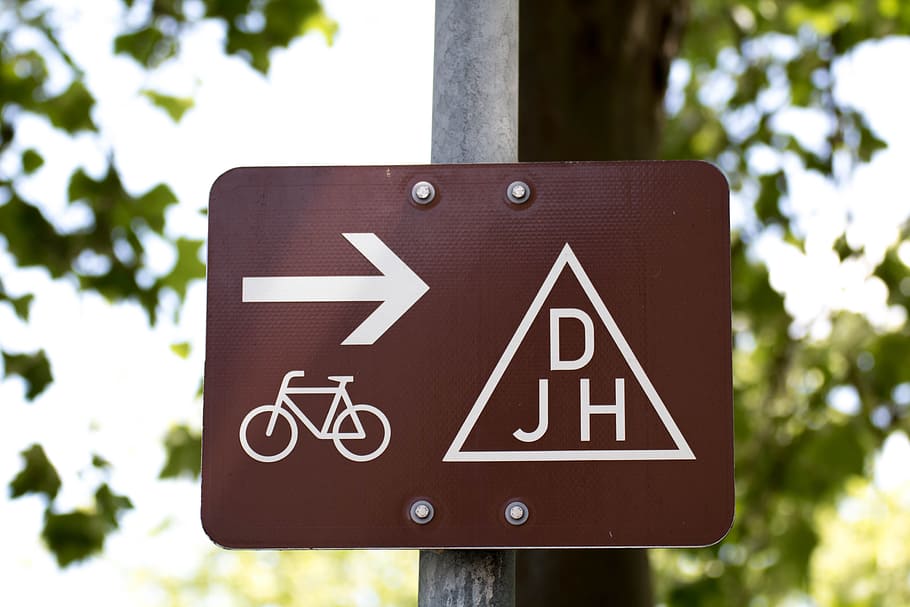 djh, youth hostel, german youth hostel, bike, shield, street sign, note, cycling, wheel, arrow