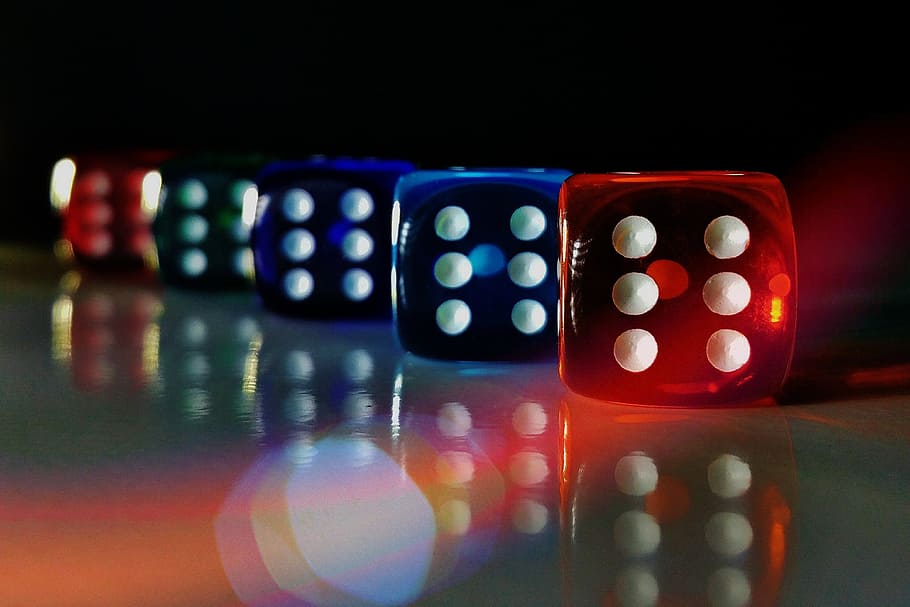 cubo, colorido, transparente, reflejo, suerte, dados, velocidad instantánea, cubo de números, juegos de azar, dados de la suerte