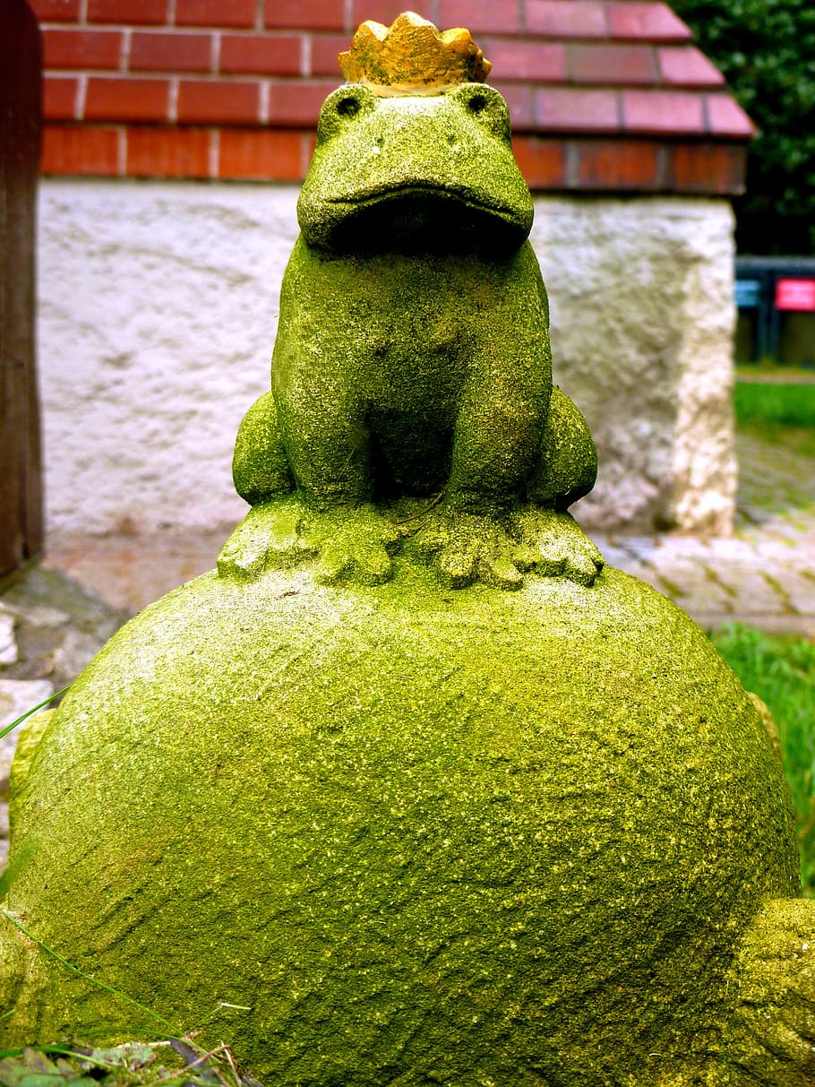 Frog Prince, Fairy Tales, Crown, frog, figure, animal, decoration, ball, sculpture, green