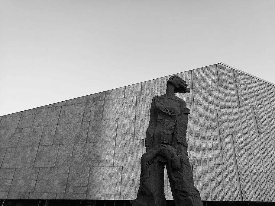 Tragedia, Nanjing, Escultura, blanco y negro, estatua, estructura construida, al aire libre, vista de ángulo bajo, día, arquitectura