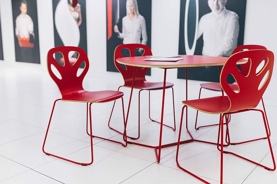 cadeiras, mesas, dispostas, exposição de design, coleção, projeto, exposição, móveis, cadeira, mesa