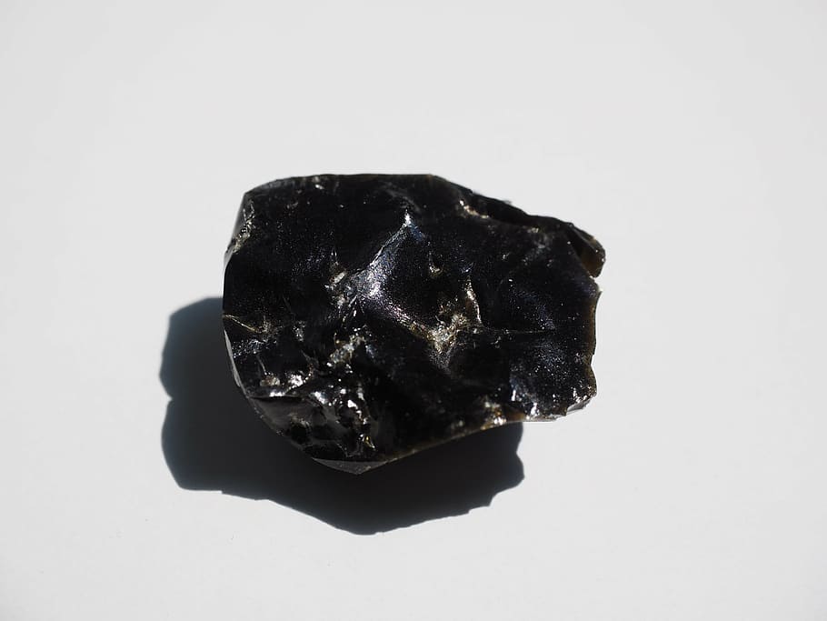 obsidian, batu, gunung berapi, batu kaca, batu gunung berapi kaca, mengkilap, istirahat shell, hitam, latar belakang putih, foto studio