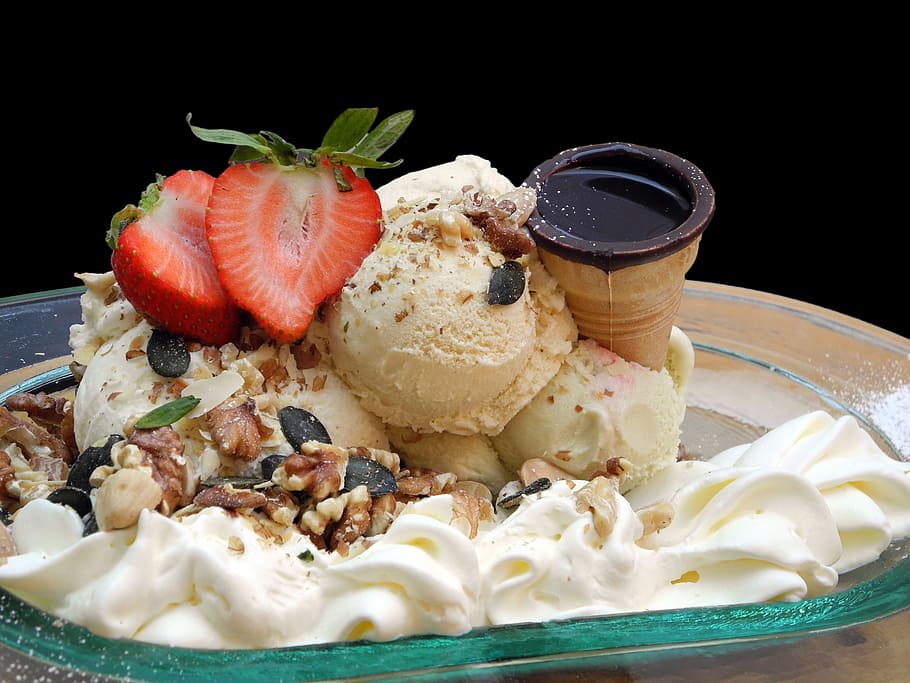 sliced, strawberries, ice cream dessert photo, ice, ice cream sundae, fruits, cream, dessert, delicious, feasting