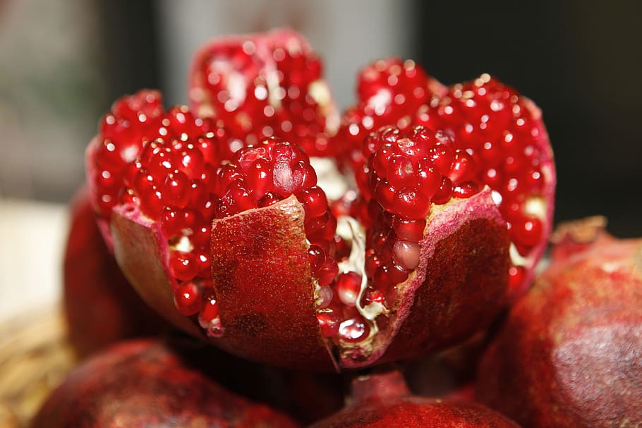 red, fruit, seeds, pomegranate open, cores, fruit logistica, food and drink, food, close-up, healthy eating