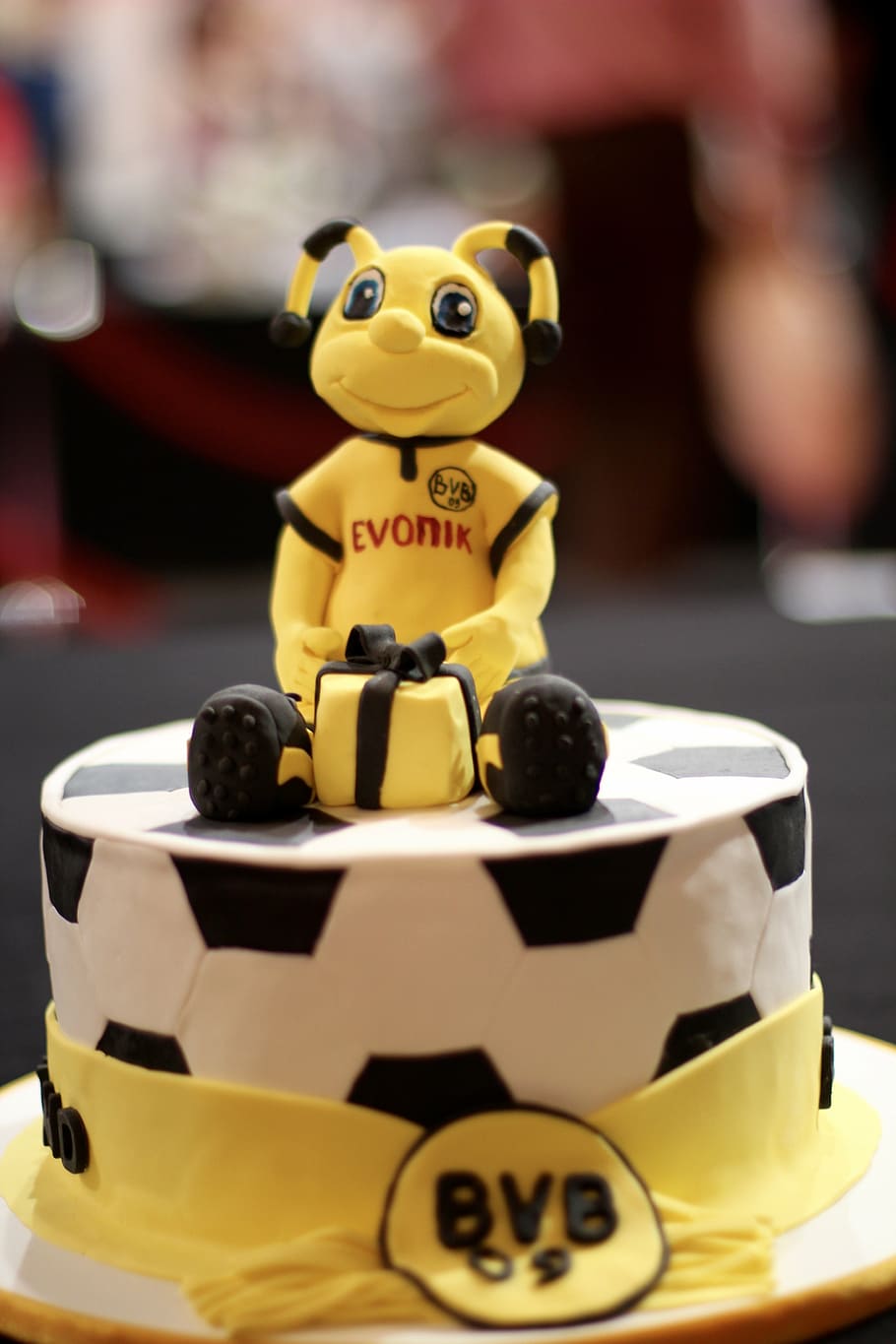 cake, borussia, dortmund, bvb 09, black yellow, football, football fans, fans, emma, mascot