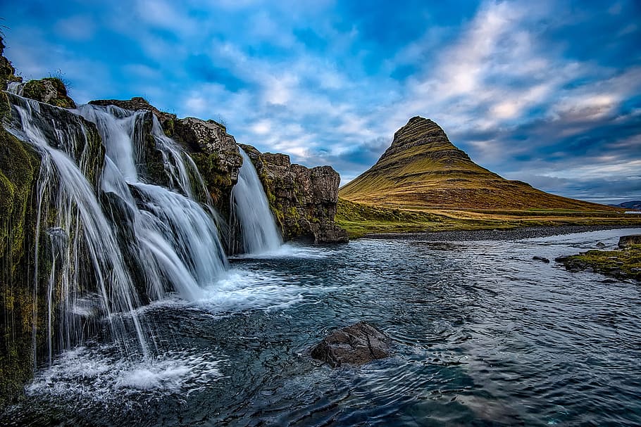 fotografía de paisaje, cascadas, verde, montaña, Islandia, cielo, nubes, puesta de sol, cascada, caídas