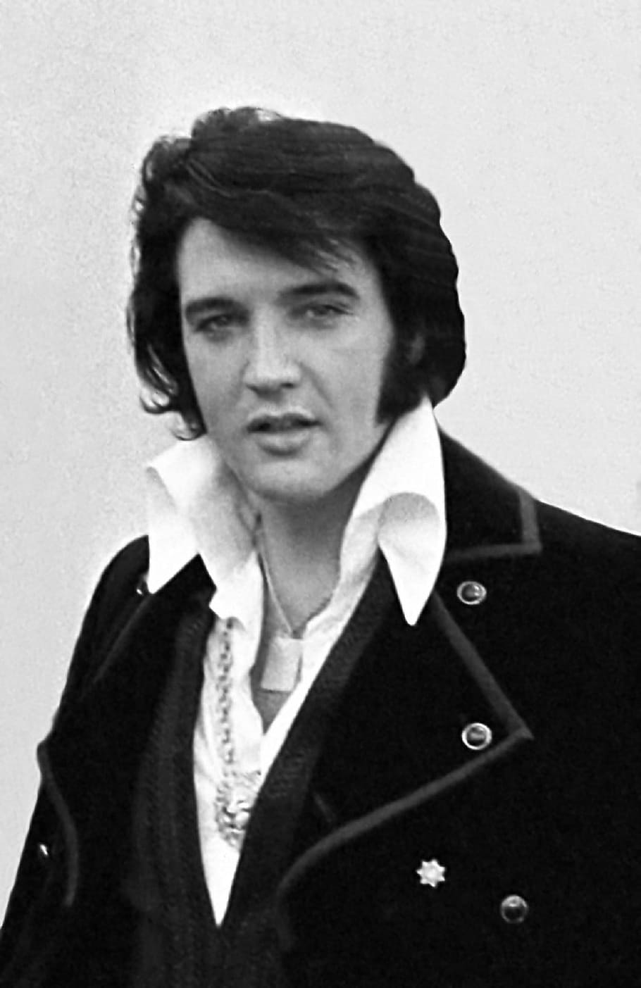 grayscale photo, black, suit jacket, grayscale, Elvis Presley, black suit, recording artist, actor, performer, stage