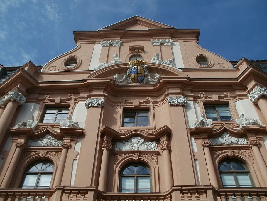 Hof, Mainz, House, Front, dalberger hof, exterior, gable, pediment, architecture, coat of arms