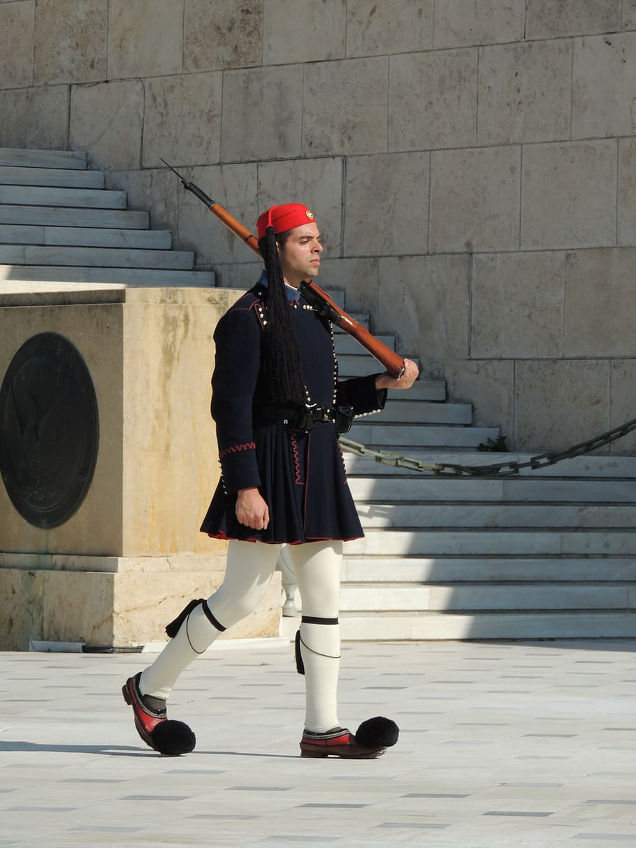 presidential guard, athens, greece, guard, patrolling, full length, one person, real people, architecture, lifestyles