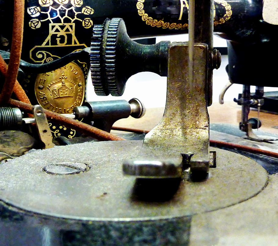 sewing machine, sew, hand labor, craft, nähutensilien, yarn, bobbin, tailoring, metal, old sewing machine