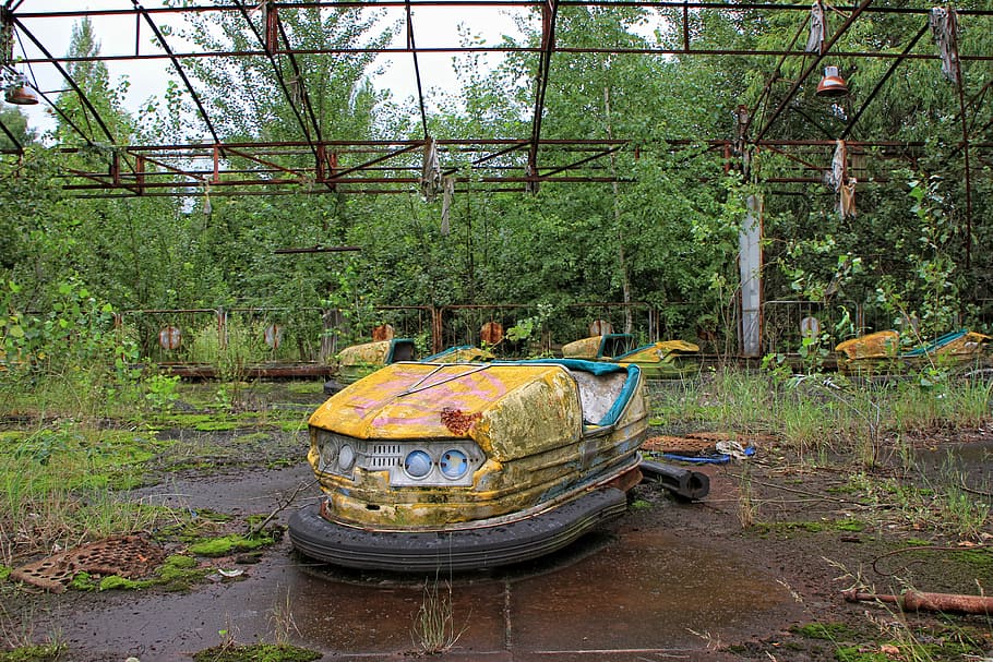 yellow, black, vintage, bumpcar, pripyat, theme park, fairground, ukraine, dodgem, bumper car