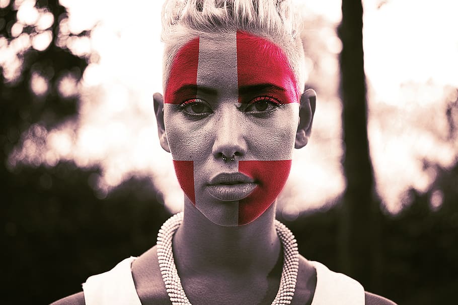 Retrato, humano, mujer, fan, cara, fútbol, ​​bandera, Dinamarca, tiro en la cabeza, una persona