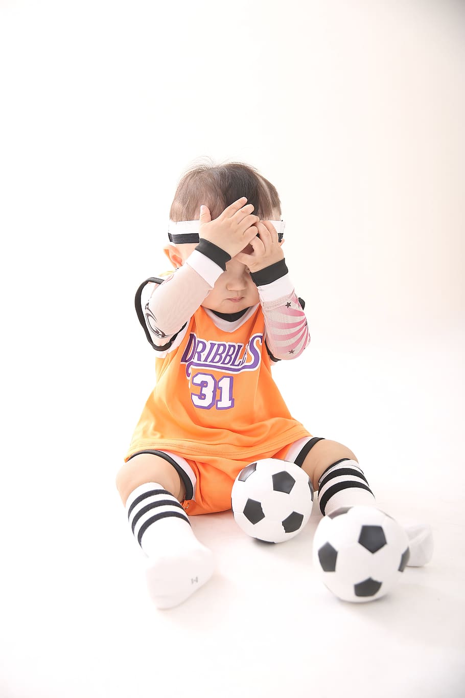 baby, wearing, soccer jersey, holding, headband, soccer balls, Basketball, Boys, Pitching, boy - Pxfuel
