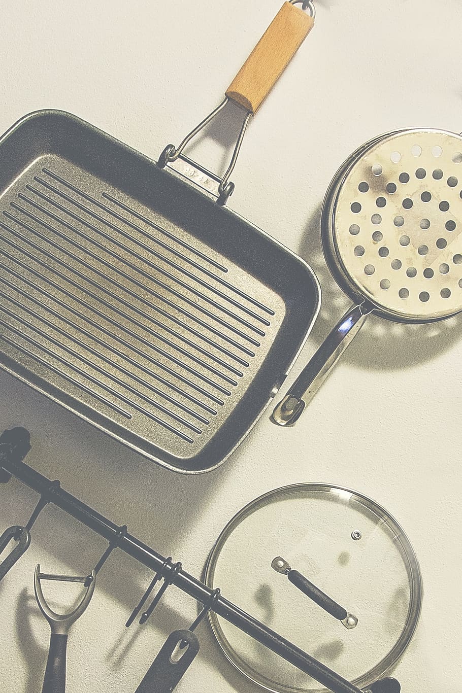 flat, lay, photography, black, skillet, kitchen, equipment, pan, frying, cooking
