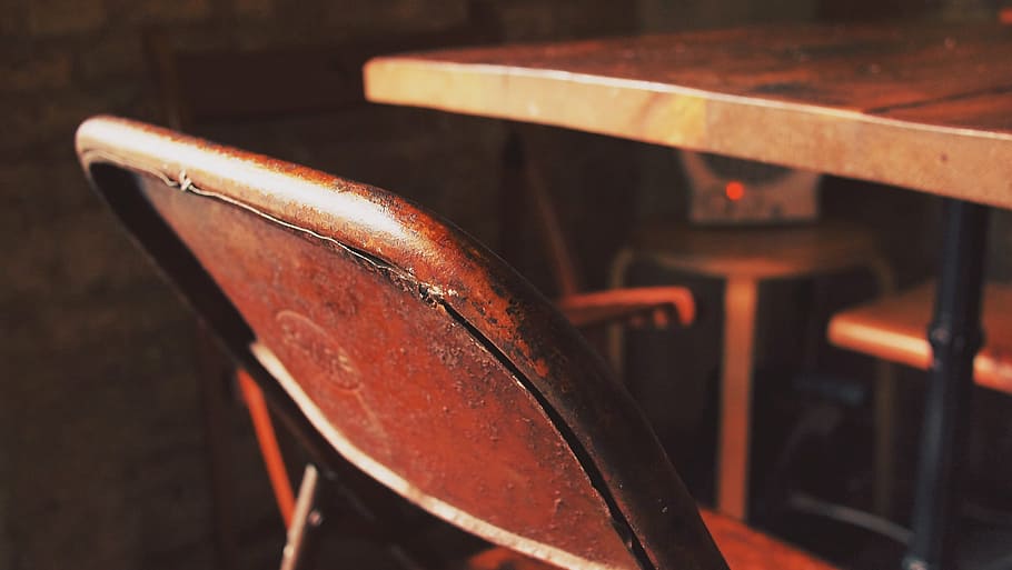 selective, focus photography, brown, folding, chair, furniture, table, interior, home, room