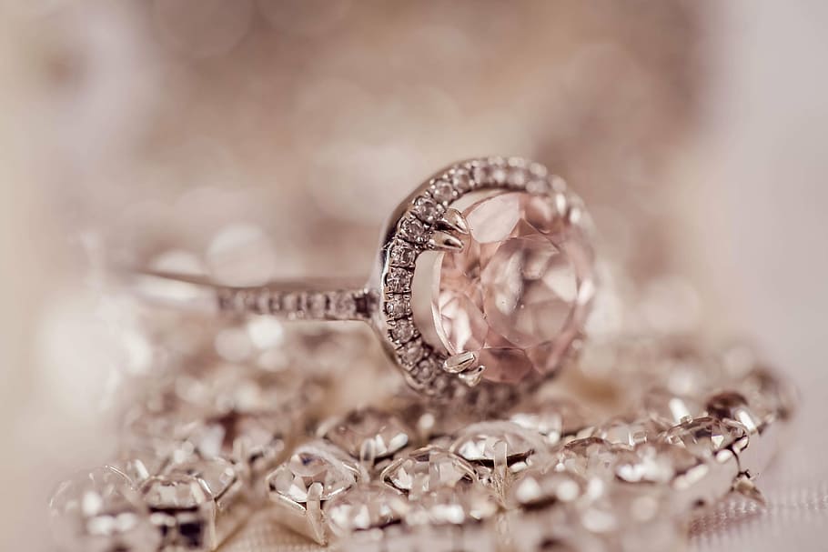 fotografi selektif, fokus, berwarna perak, merah muda, cincin batu permata, sepia, fotografi, putaran, potong, berlian
