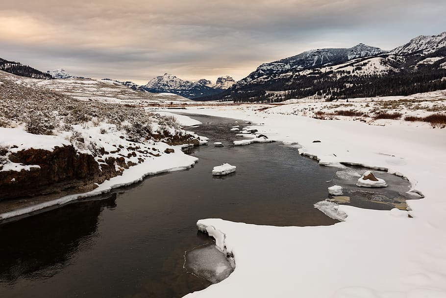 Fotografía de invierno, amanecer, Butte, Creek, hacia el norte, montaña rocosa, nieve, temperatura fría, invierno, montaña