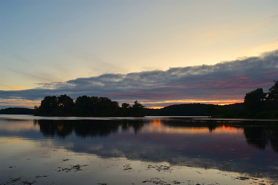 Озеро тихая вода. Лето отражение. Озеро тихое сцена. Фотография тихий Ковилл.
