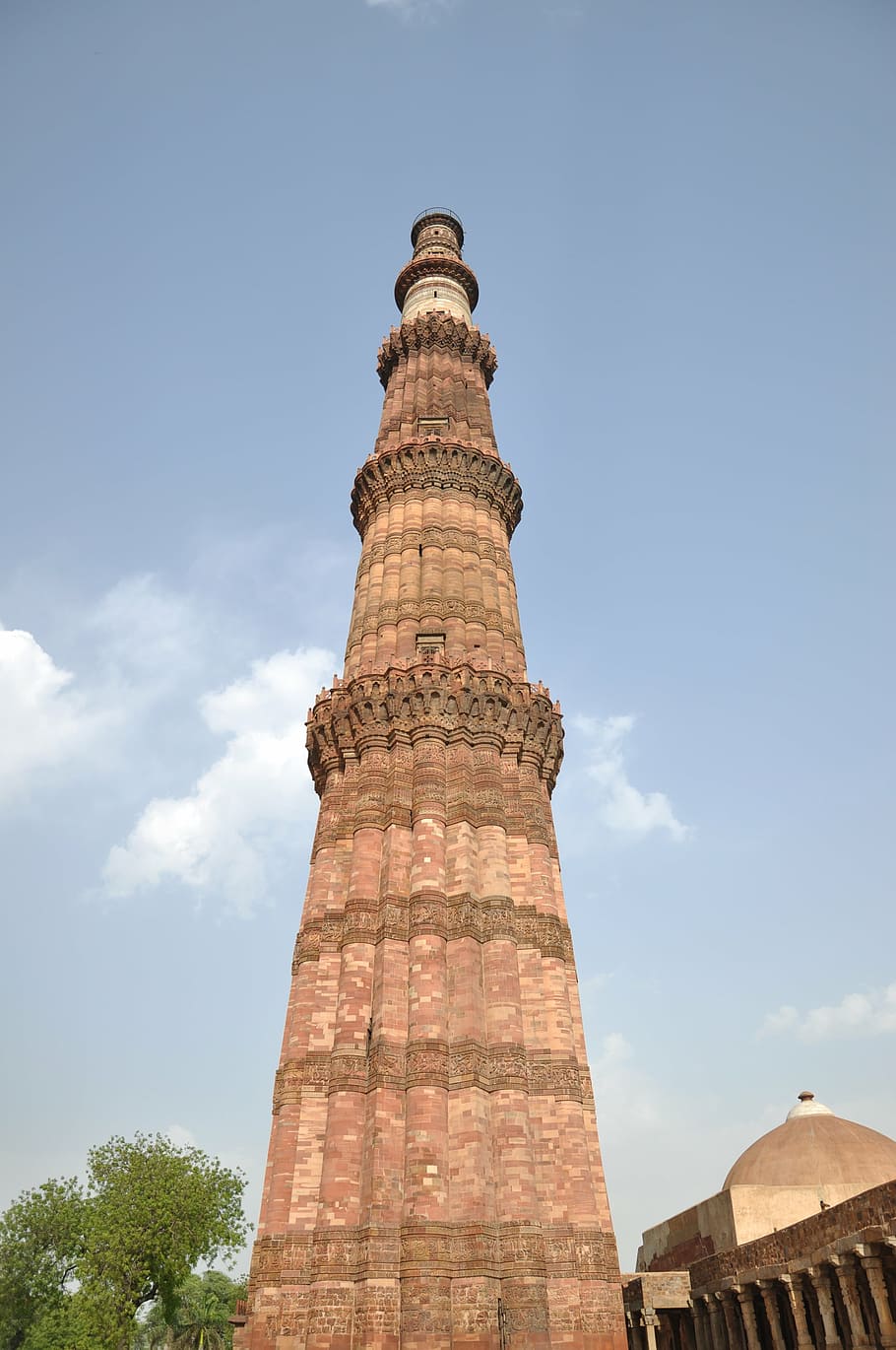 qutub minar, delhi baru, monumen, menara, minaret, india, langit, sudut pandang rendah, arsitektur, tujuan perjalanan