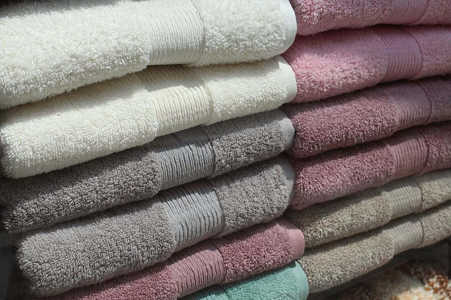 lote de toalhas sortidas, toalhas, lençóis, casa, banheiro, seco, toalha, pilha, dobrado, planos de fundo