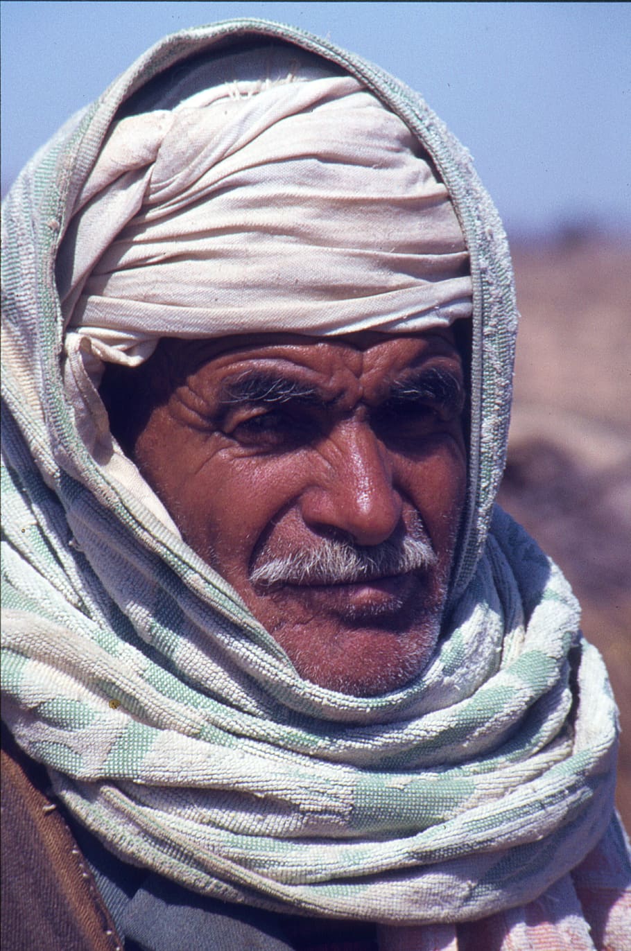 nomad, man, desert, tunisia, real people, headshot, portrait, males, one person, adult