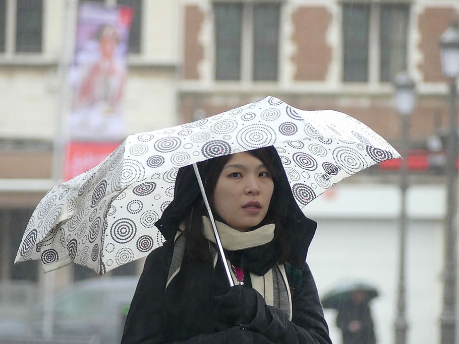Cewek, Payung Putih, Asia, hujan, antwerp, fotografi jalanan, payung, orang-orang, di luar ruangan, jalanan