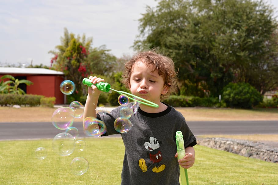 gelembung, gelembung sabun, anak, berjalan, taman, kesenangan, bermain, tongkat gelembung, sabun Sud, bertiup
