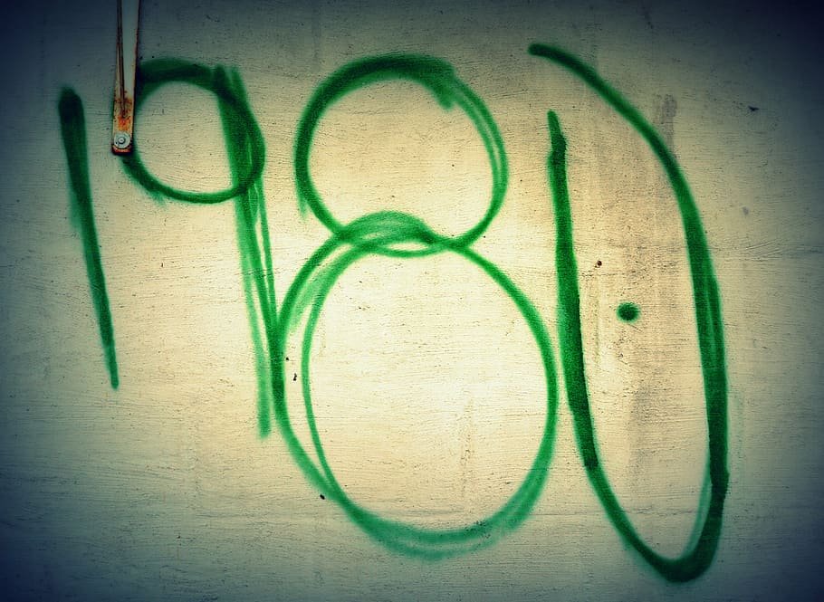 grafiti, vintage, 1980, mural, warna hijau, tidak ada orang, di dalam ruangan, sketsa, seni dan kerajinan, close-up