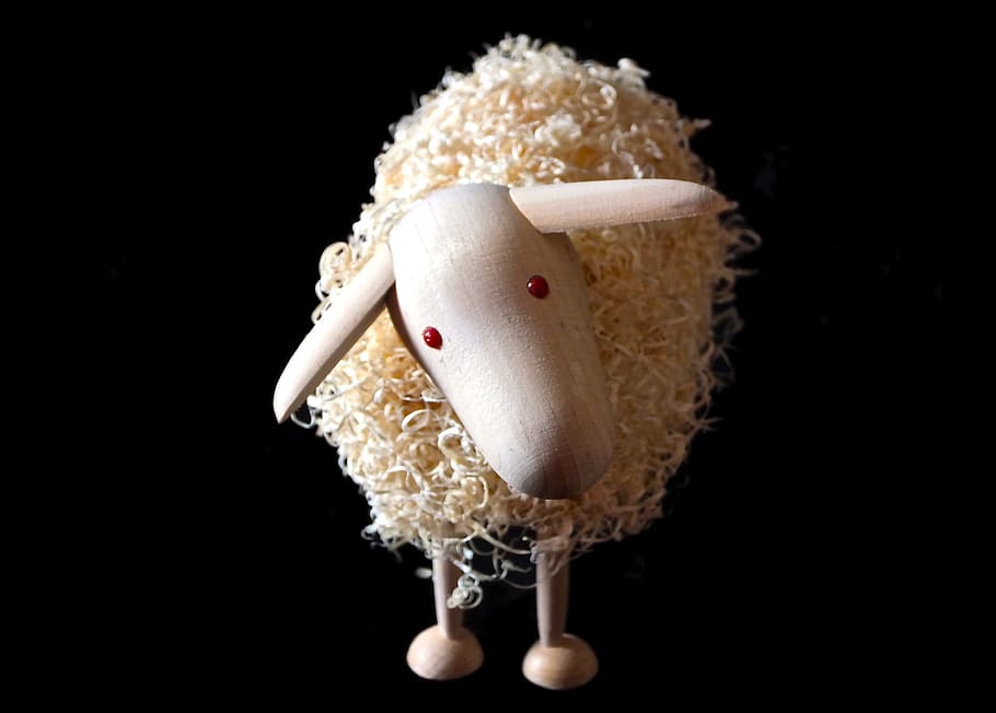 fotografía de primer plano, oveja, madera, figurilla, oveja reciclada, lana, animal, invierno, piel de oveja, en interiores