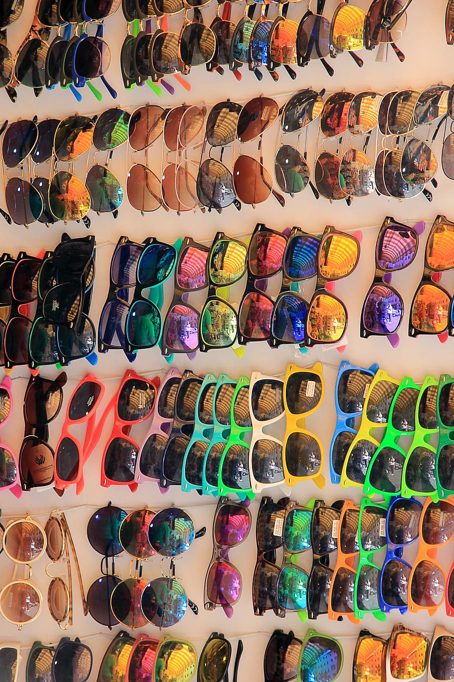 sunglasses, colorful, souvenir, display stand, business, glasses stand, mirror, large group of objects, choice, multi colored