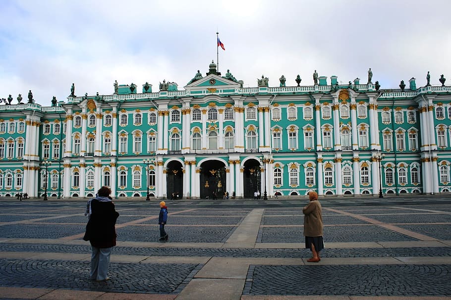 ermita, palacio de invierno, edificio, histórico, cultural, exposición de arte, verde, blanco, pilares, entrada