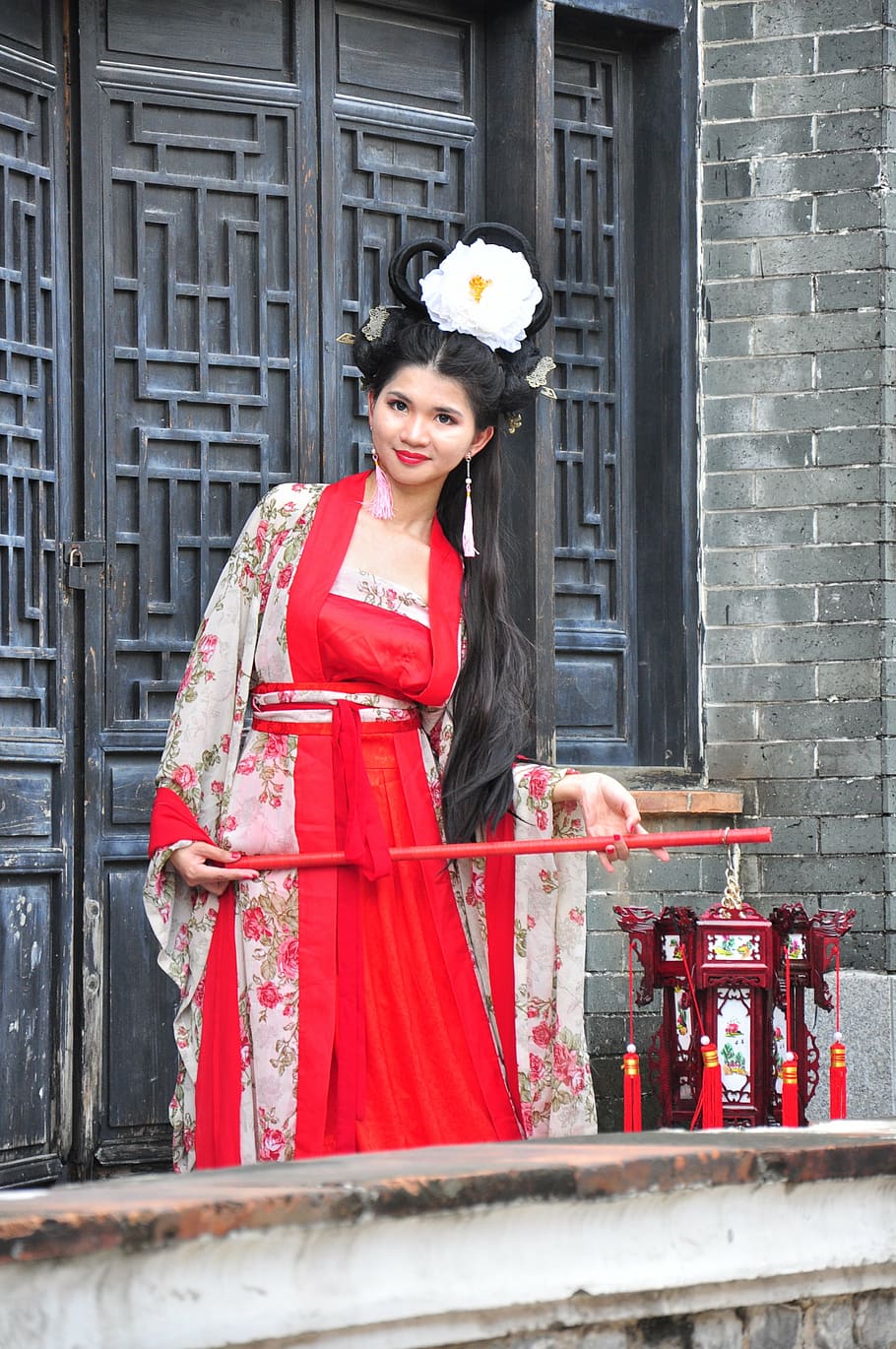 chinese woman, chinese woman with lantern, traditional chinese woman, one woman only, only women, adults only, red, adult, beautiful woman, one person