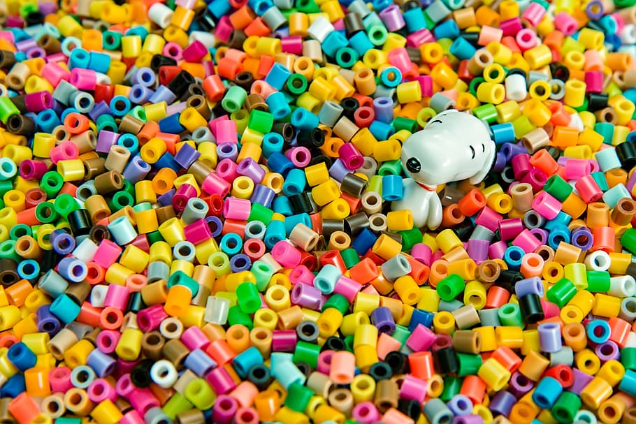 snoopy in beads, colorido, miçangas, snoopy, alegre, atividades, grânulos de atividade, decorativo, decoração, cor