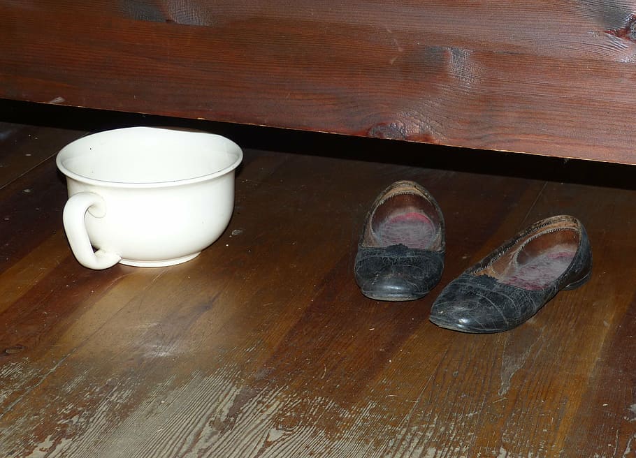 apartment, bedroom, shoes, chamber pot, toilet, bed, sleep, historically, table, still life