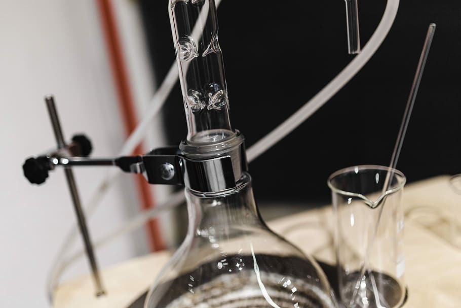 equipamento de destilação de vidro, vidro, destilação, equipamento, experimento, química, reação, aparelhos, ciência, químico